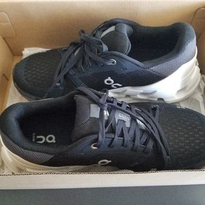 Cloudflyer 4 wide Running Shoes